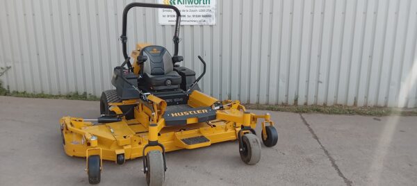HUSTLER SUPER 104 Zero Turn Batwing mower