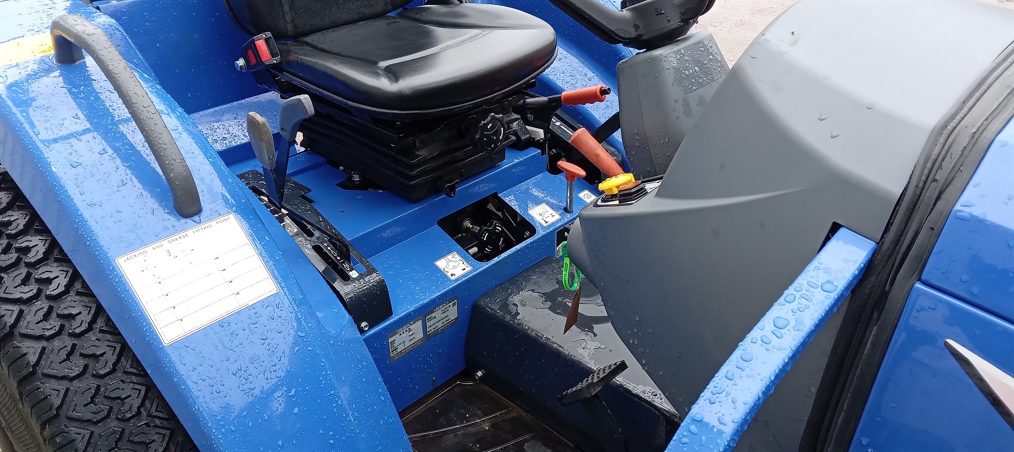 ISEKI TLE 3410 Tractor - Image 6