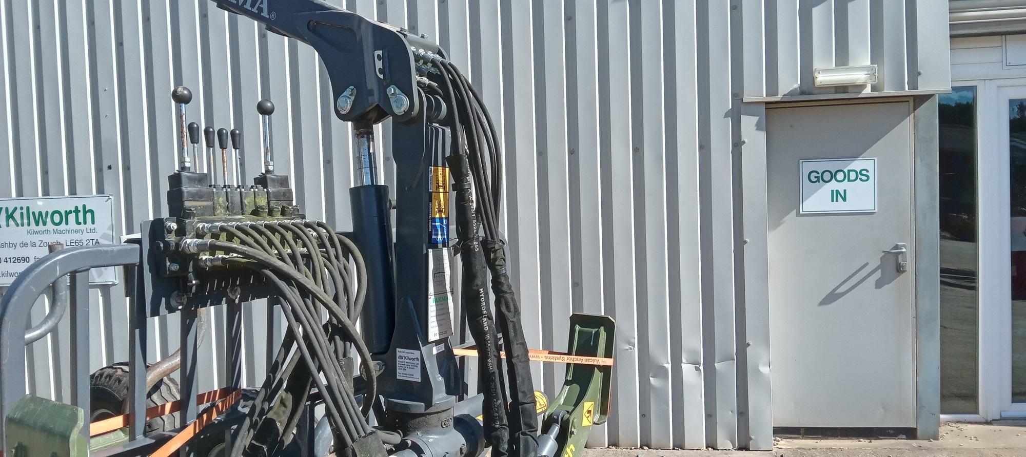 FARMA T6 Trailer with crane - Image 7