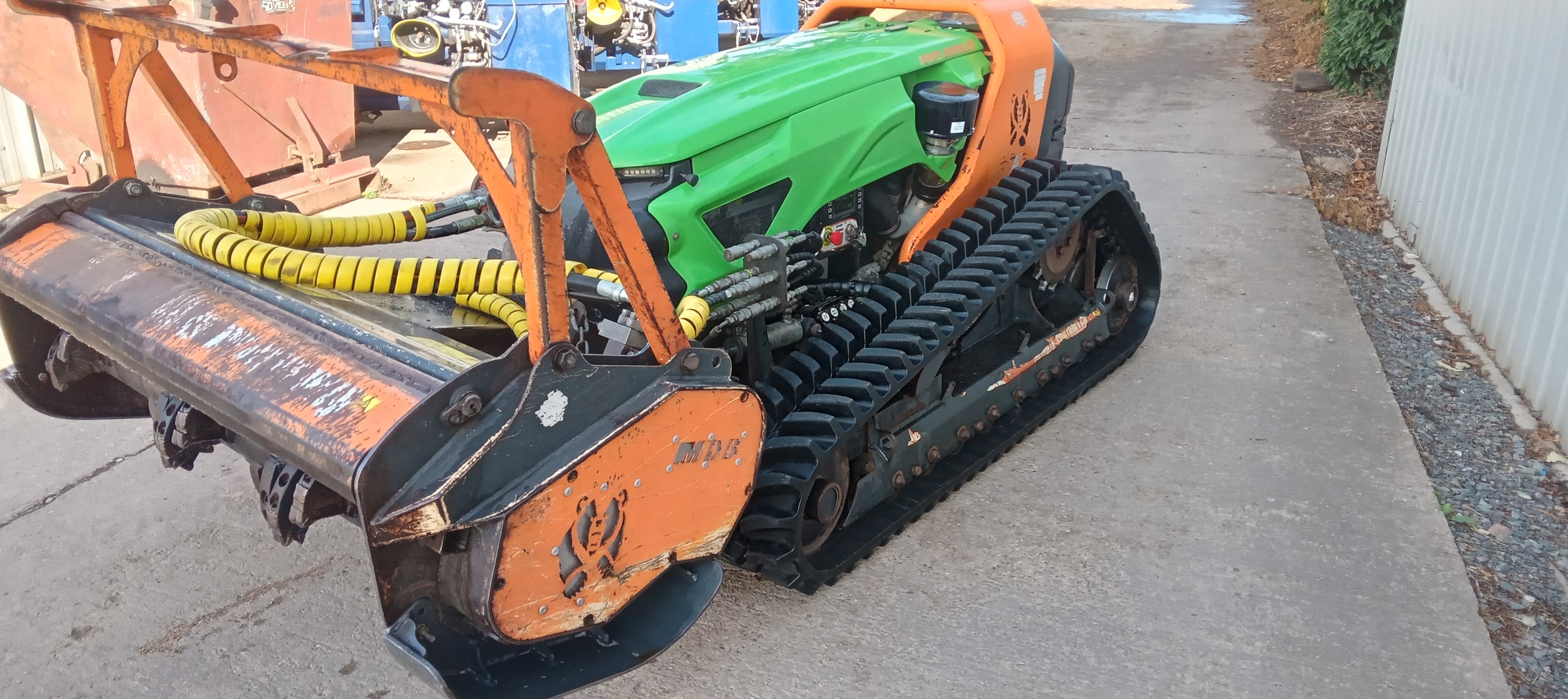 MDB LV800 PRO Greenclimber Remote Controlled Toolcarrier - Image 2